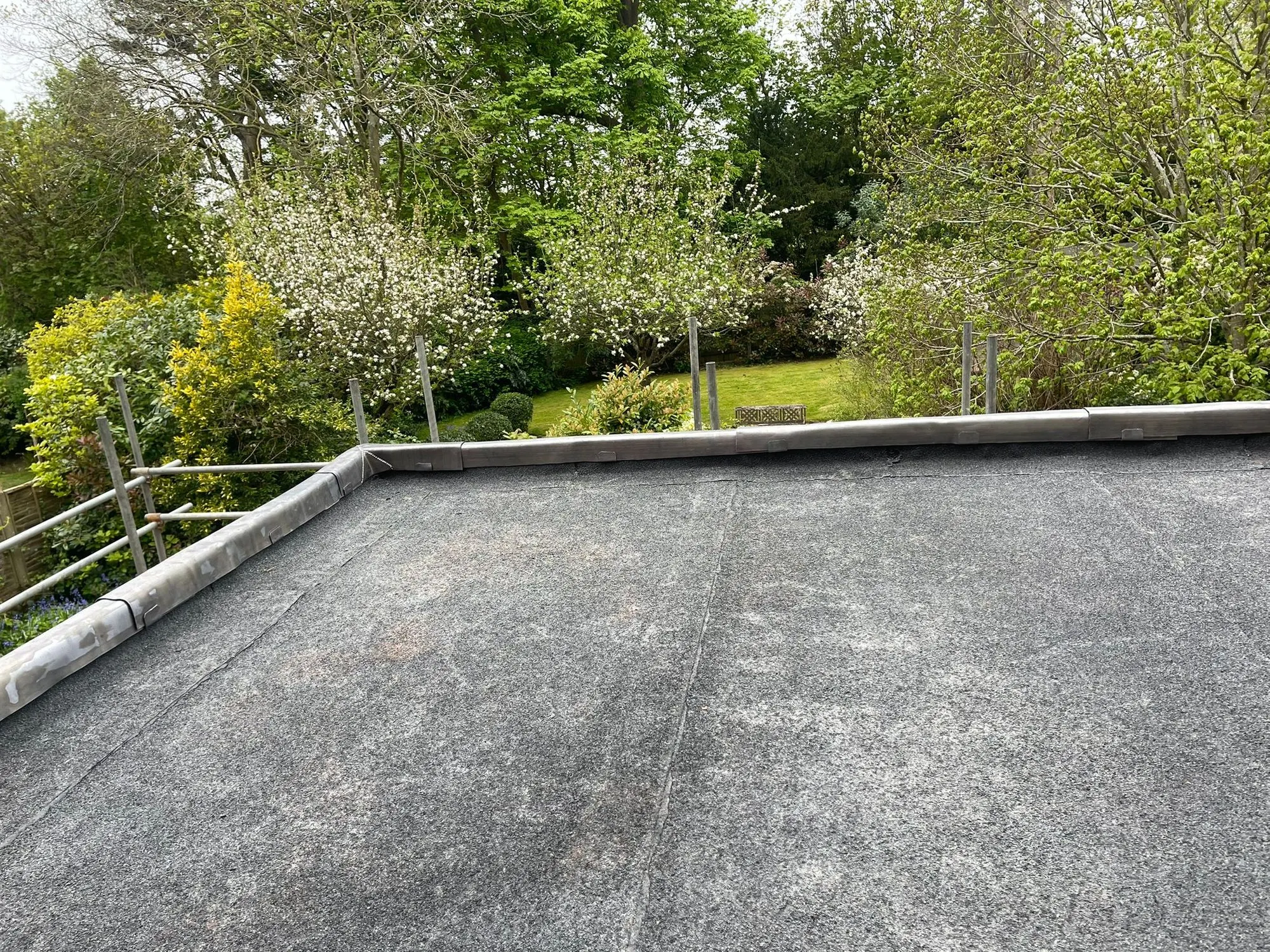 Flat roof with garden views