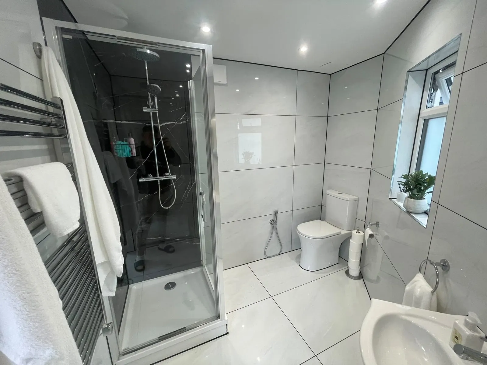 Shower room in a garden room, G Scott Roofing, roofers and builders covering Swanley