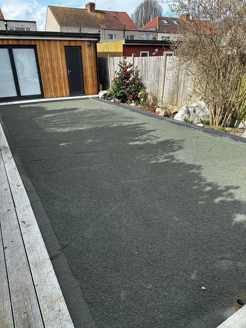 Flat roof on a garden room extension